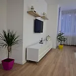 Mm * Σκόπια